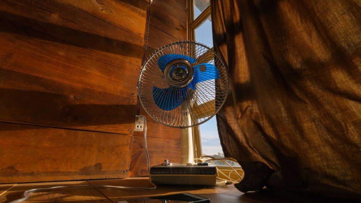Ventilator oder Klimaanlage: Was im Sommer kühlt