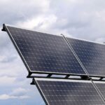 Wie können wir die Energie aus Solar- und Wasserkraft effizient speichern?